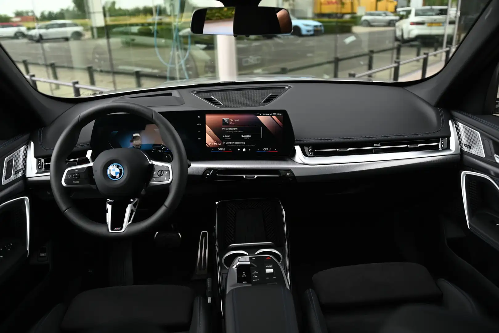 BMW X1 xDrive25e High Executive M Sport Automaat / Panora Zilver - 2