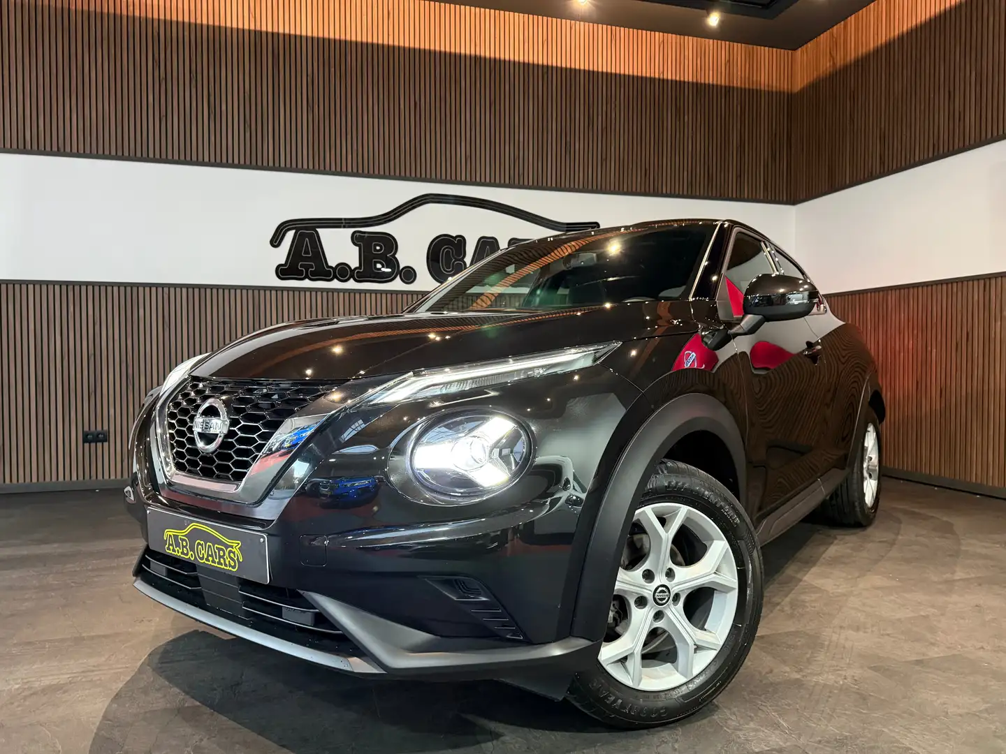 Nissan Juke 1.0 DIG-T 2WD *GARANTIE 12MOIS*1ER PROPRIÉTAIRE Noir - 1