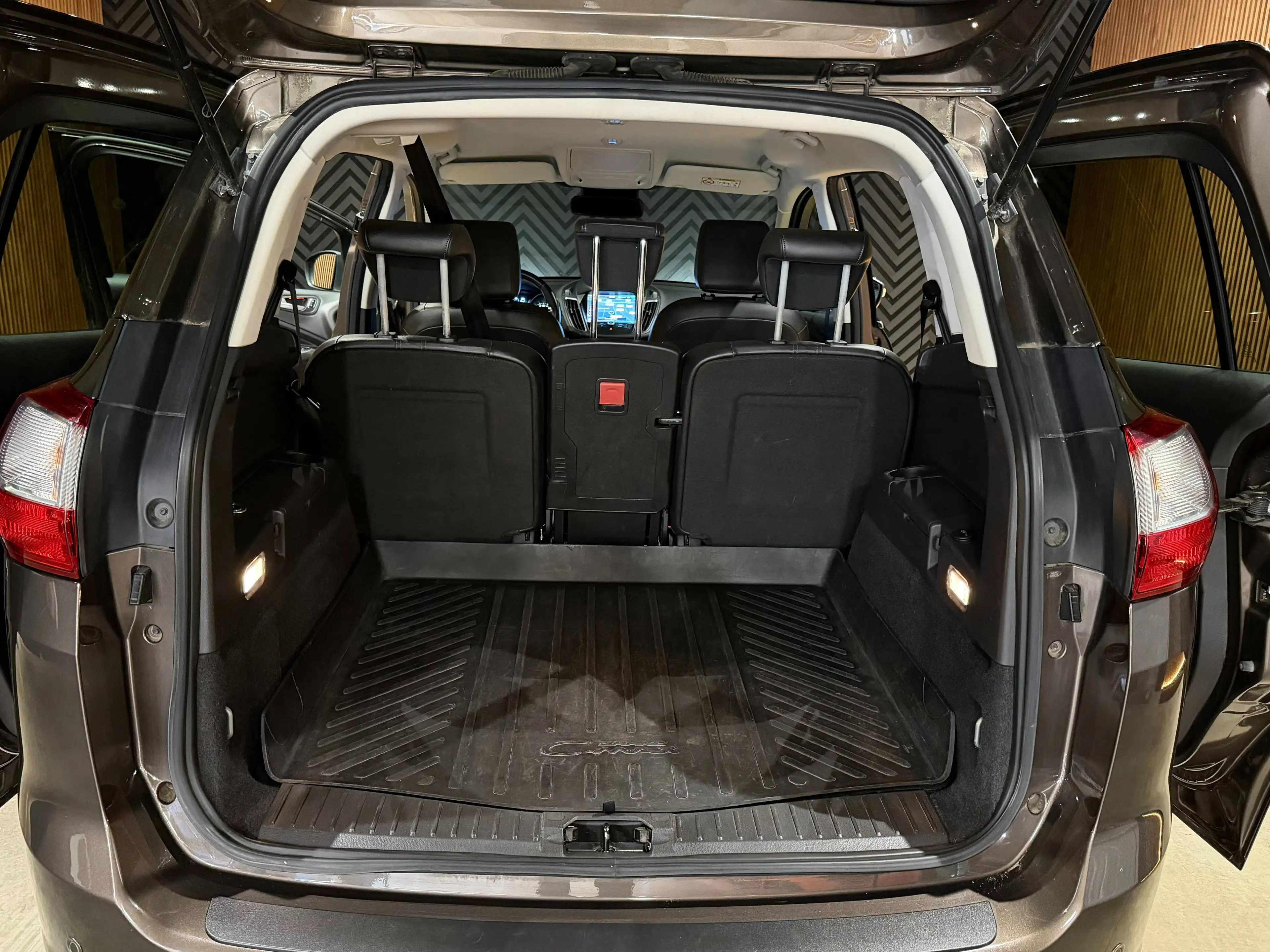 Ford Grand C-Max ✅1.5 EcoBoost 12 Maanden GARANTIE Airco Navi Leder Zetelverwarming Parkeersensoren — photo 12