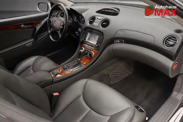 Mercedes-Benz SL view 15