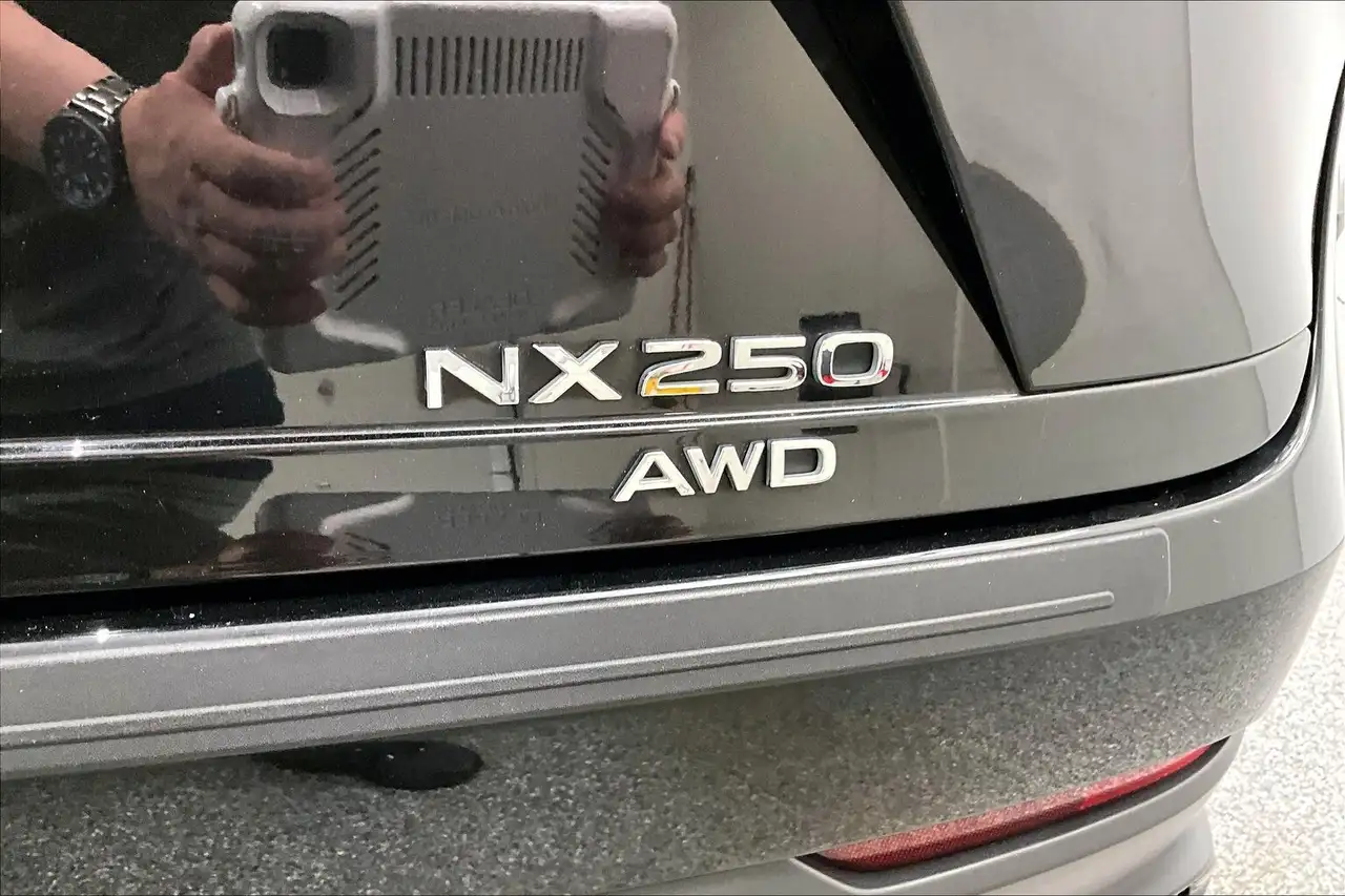 Lexus NX снимка Lexus NX