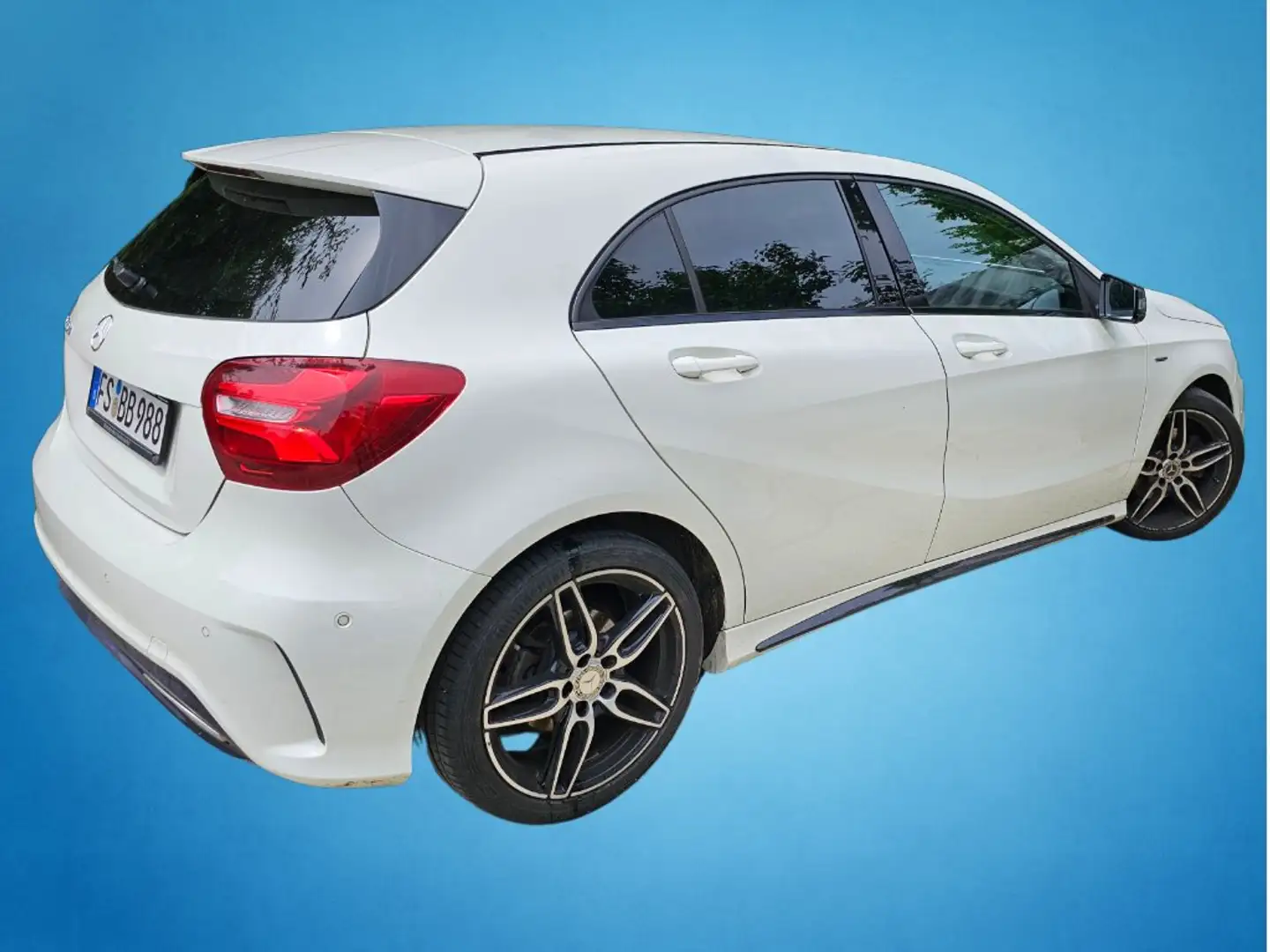 Mercedes-Benz A 200 A 200 d AMG Line Bílá - 1