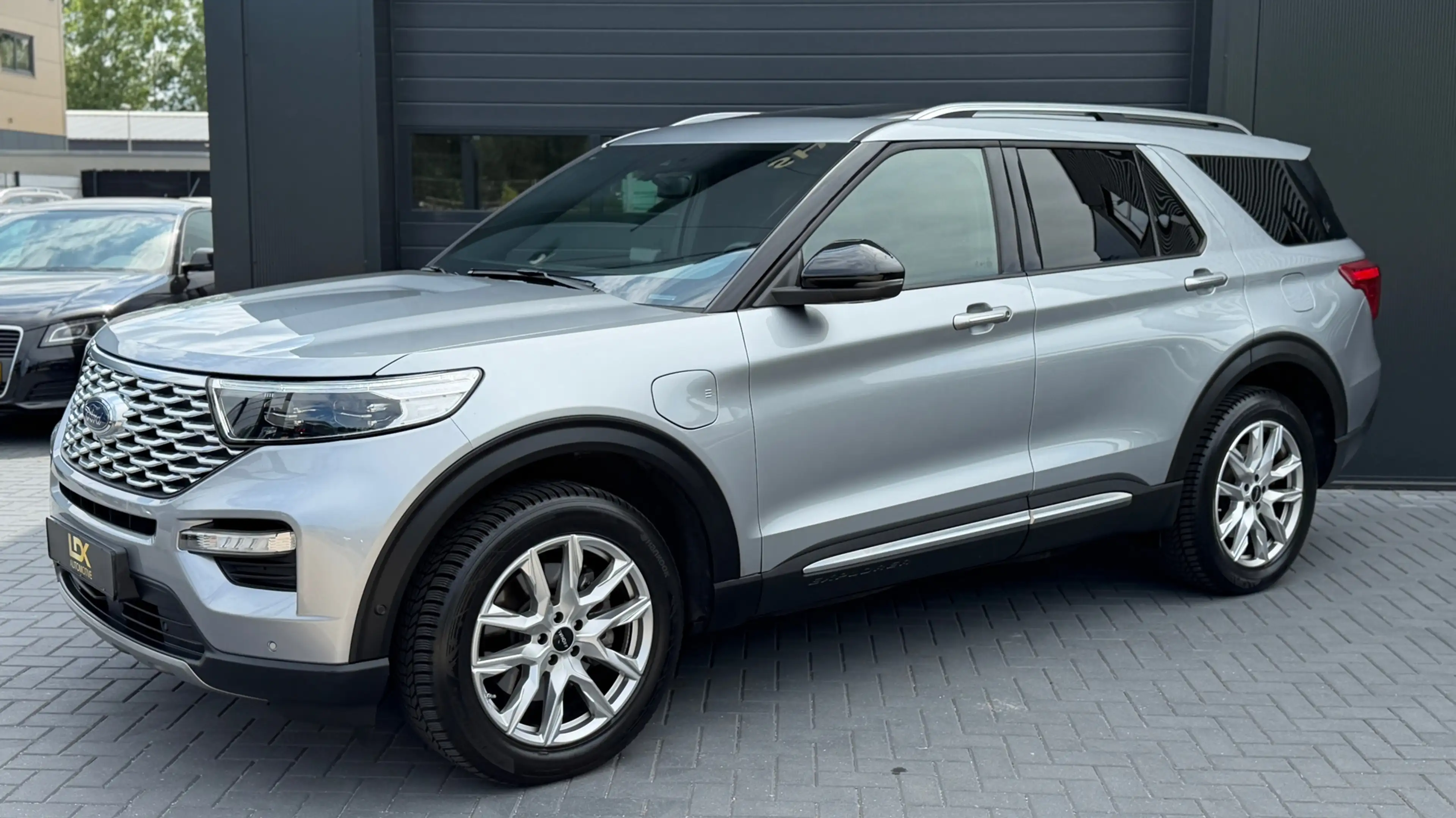 Ford Explorer 3.0 V6 EcoBoost PHEV Platinum — photo 3