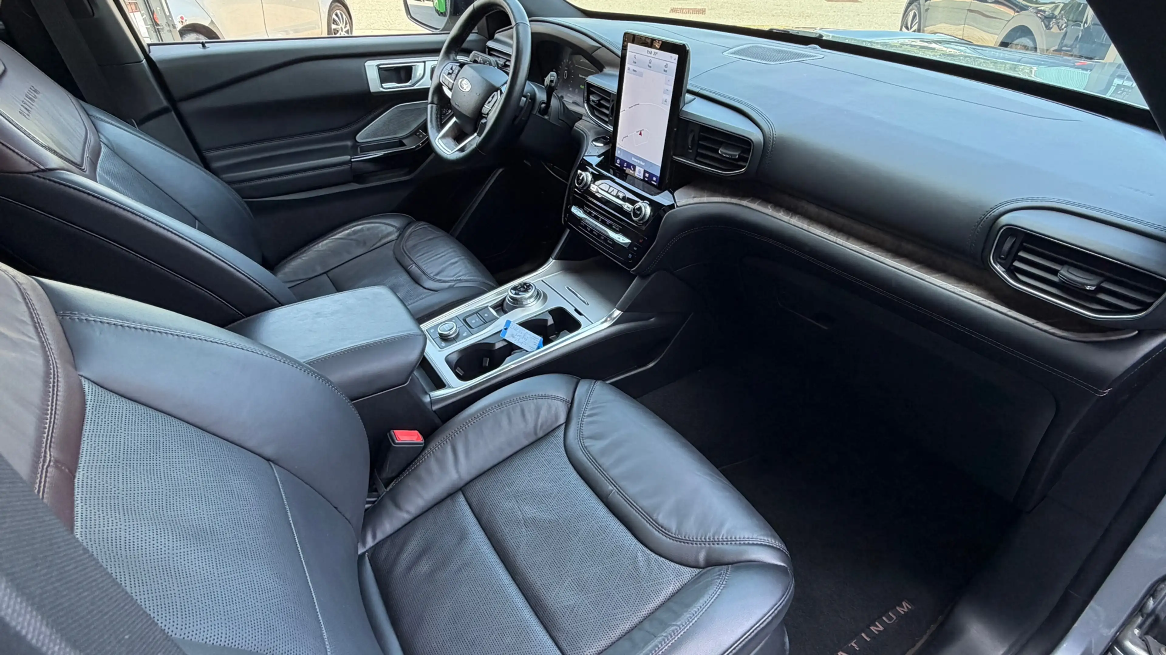 Ford Explorer 3.0 V6 EcoBoost PHEV Platinum — photo 9