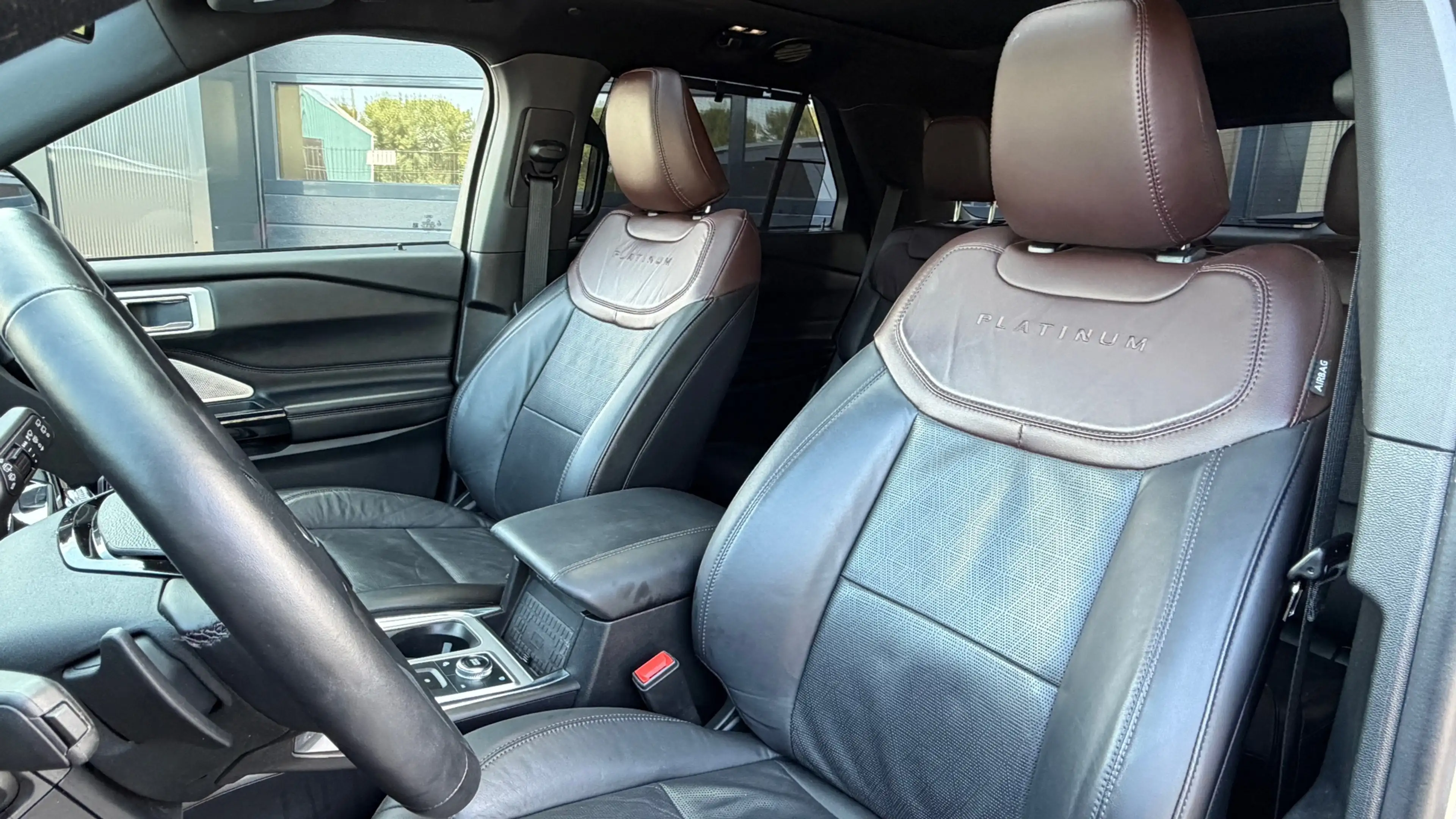 Ford Explorer 3.0 V6 EcoBoost PHEV Platinum — photo 6