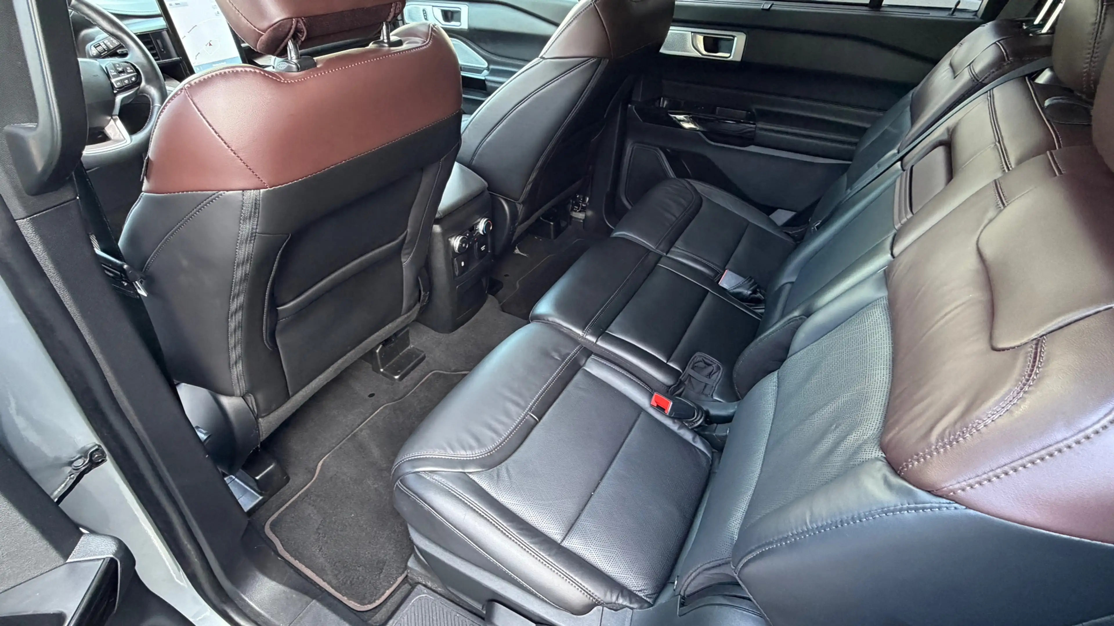 Ford Explorer 3.0 V6 EcoBoost PHEV Platinum — photo 5