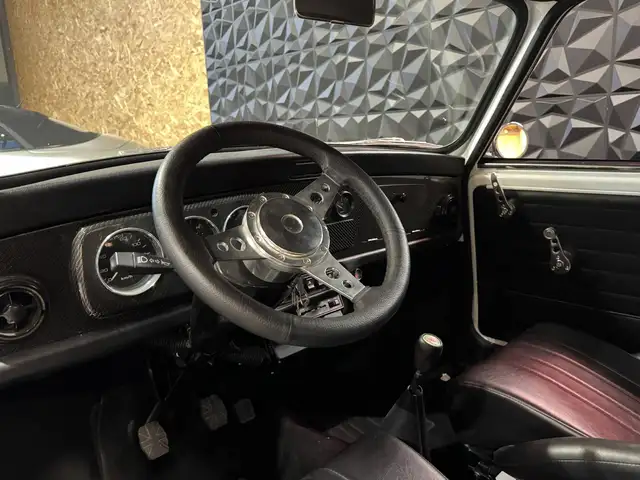 Mini Hatch view 14