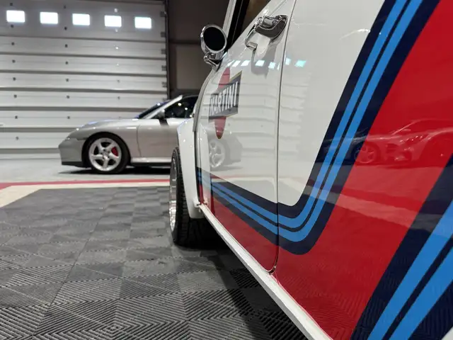 Mini Hatch view 11
