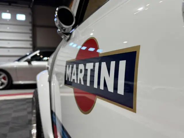 Mini Hatch view 10