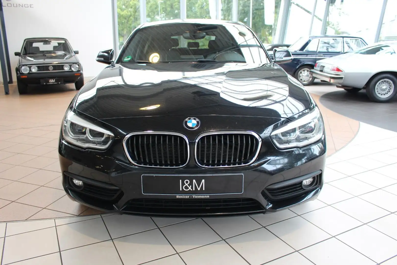 BMW 120 d Advantage+Navi+LED+SHZ+PDC+H/K+ Schwarz - 1