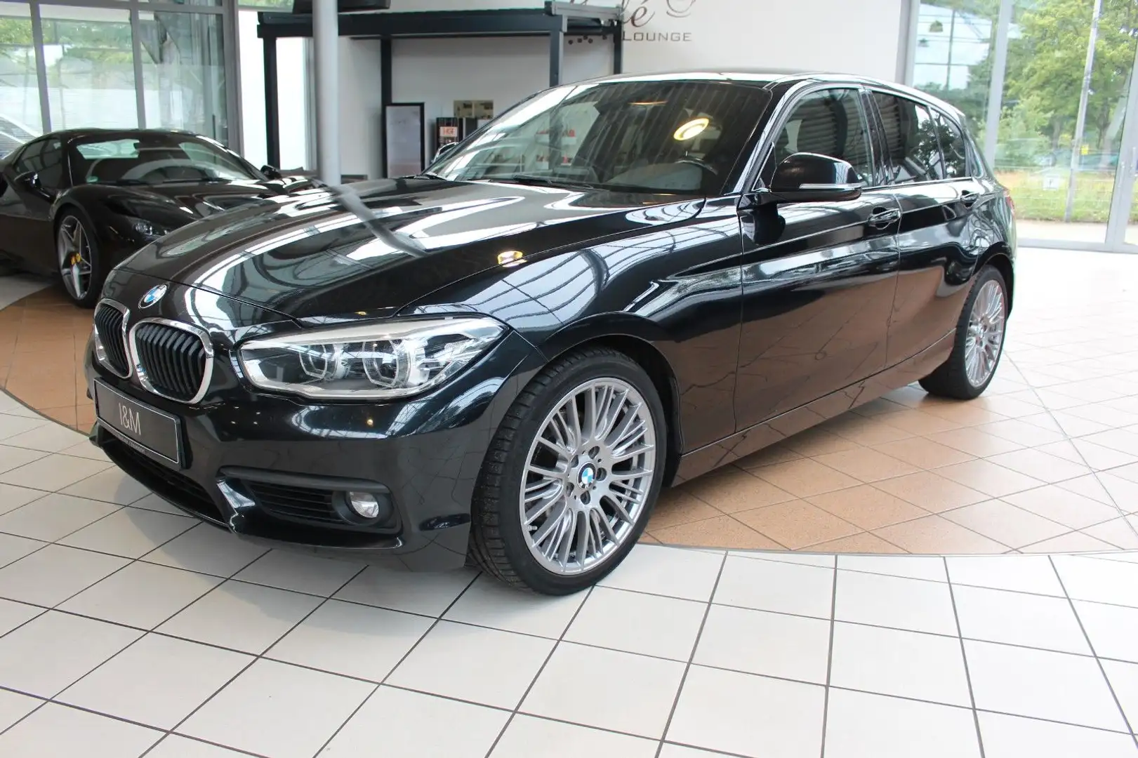 BMW 120 d Advantage+Navi+LED+SHZ+PDC+H/K+ Schwarz - 2