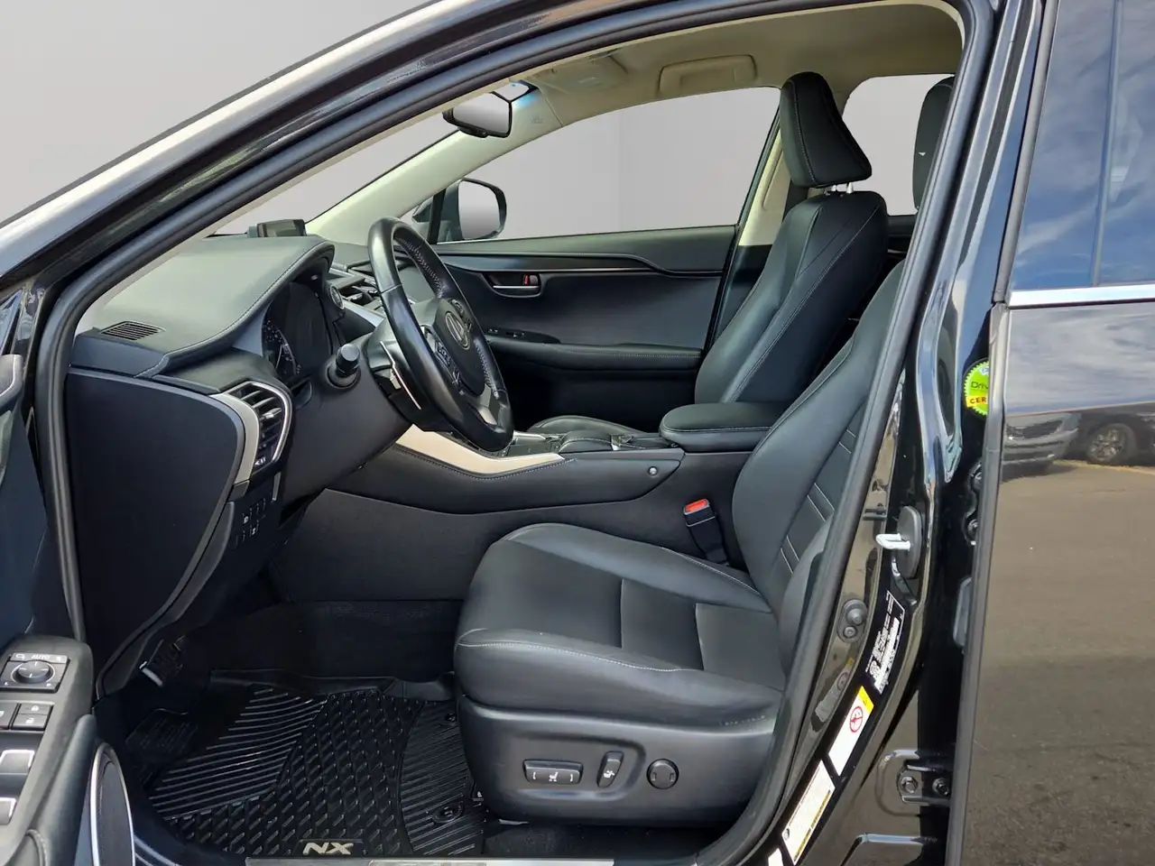 Lexus NX fotografie Lexus NX