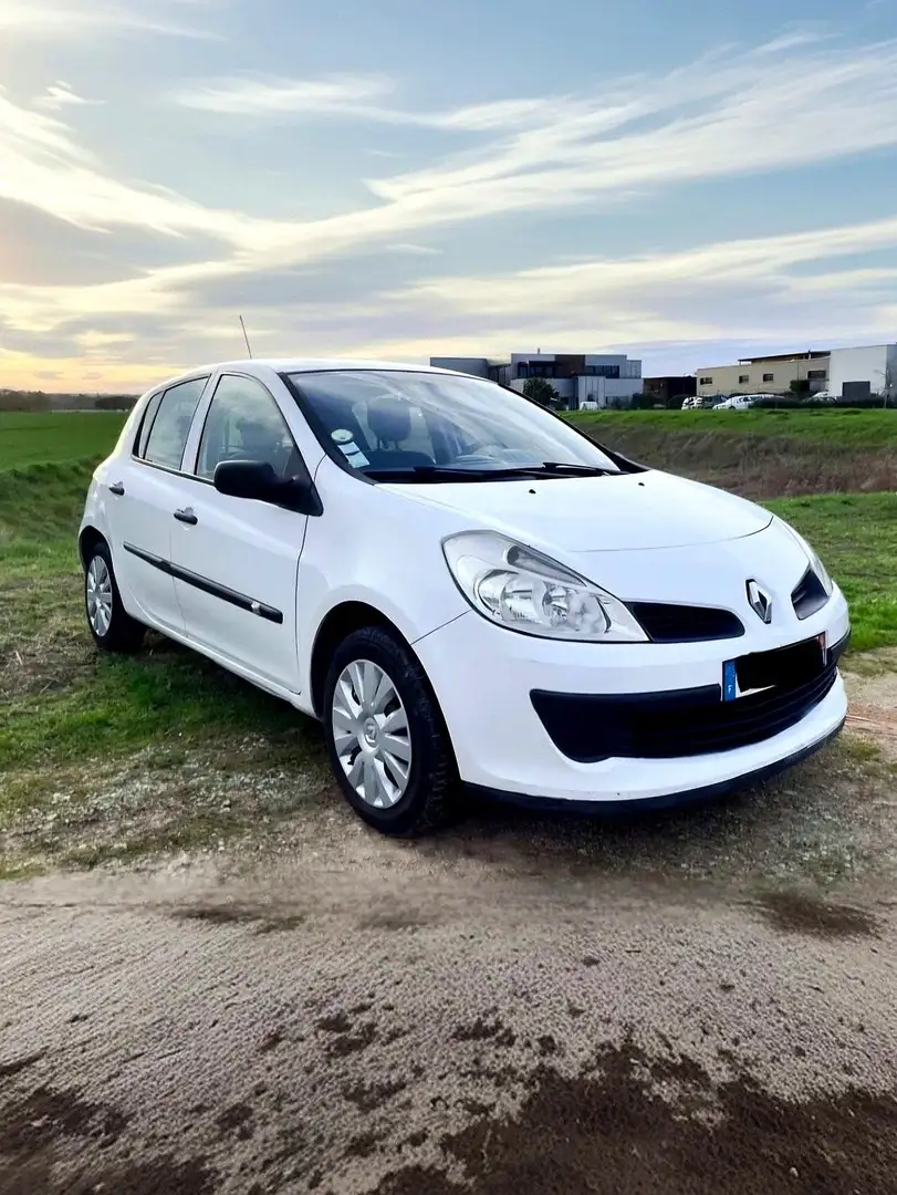 Renault Clio 1.2 16V 75 eco2 Authentique - 1