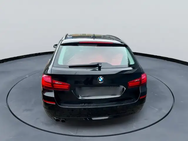 BMW 5 Series view 5