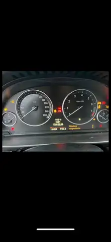 BMW 5 Series view 7