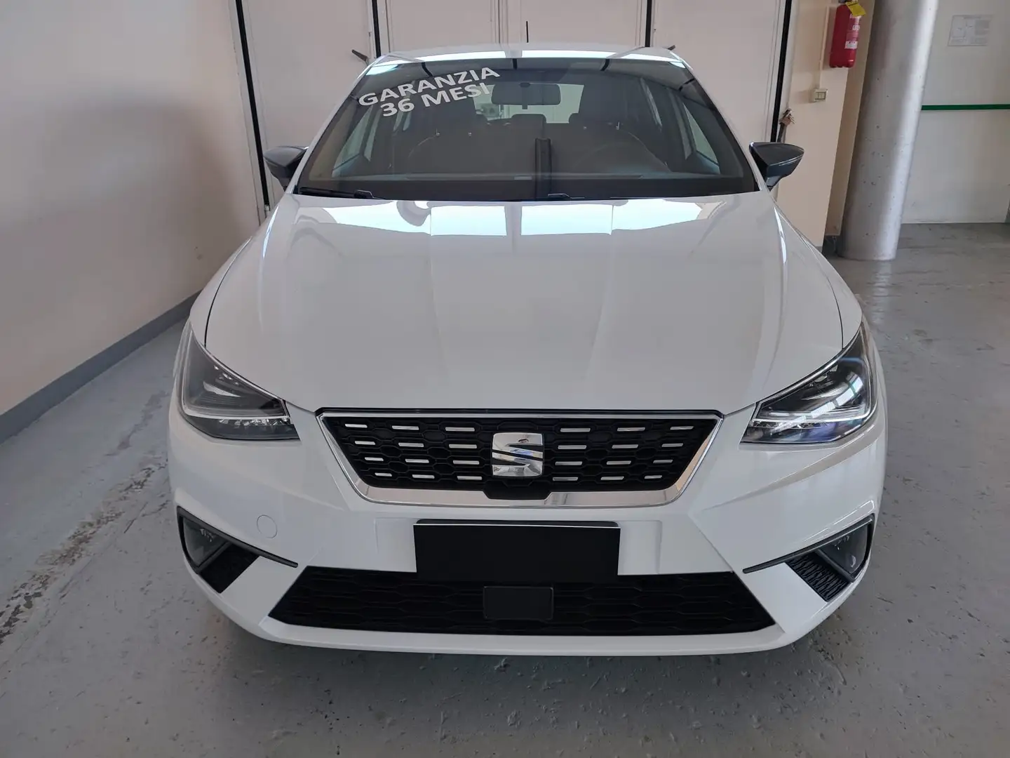 SEAT Ibiza 1.0 mpi Xcellence 80cv Bianco - 1
