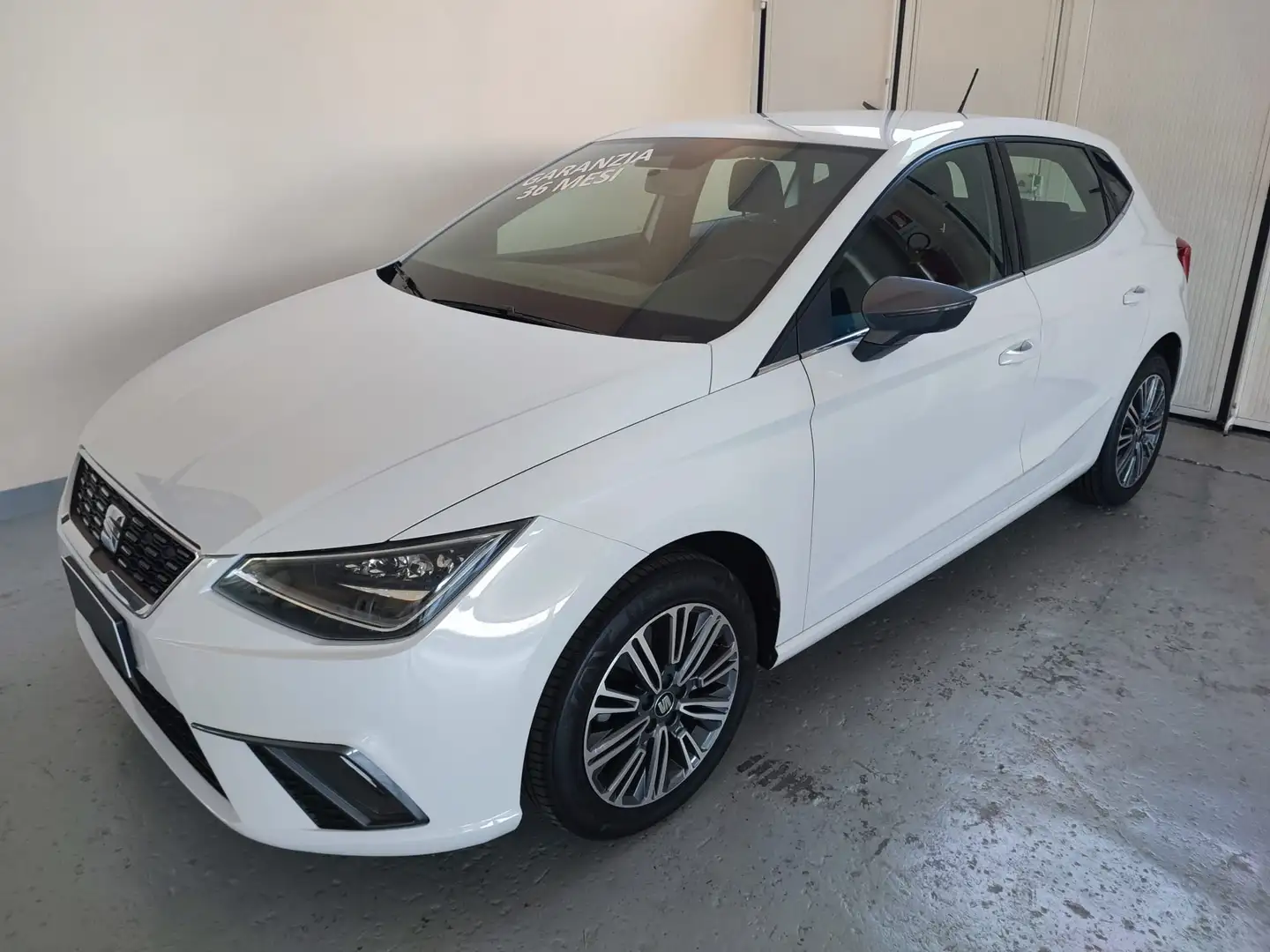 SEAT Ibiza 1.0 mpi Xcellence 80cv Wit - 1