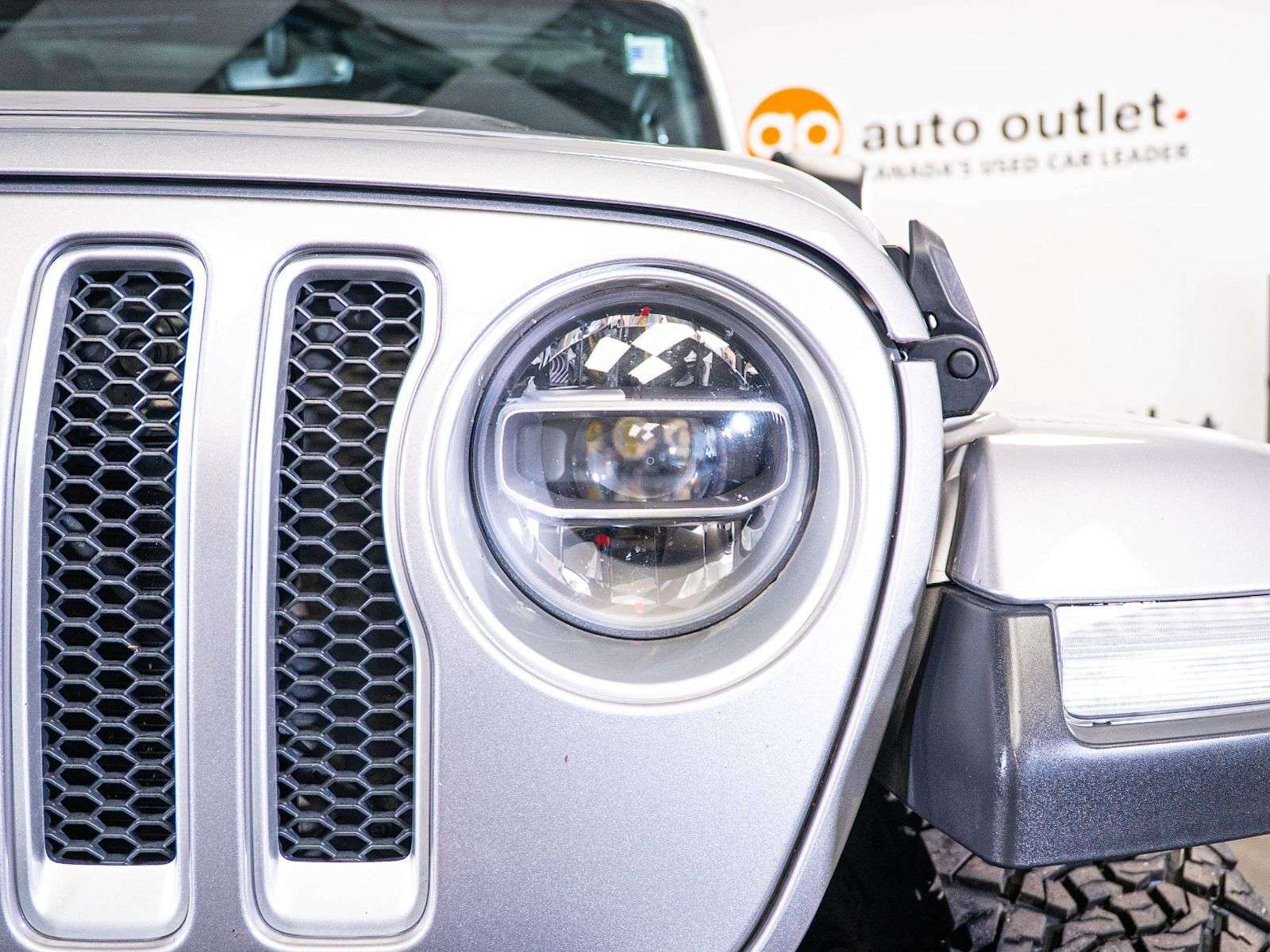 2020 Jeep Wrangler Sahara *LOW KMS, NO ACCIDENTS, AWD, TOUCHSCREEN CO — снимка 1