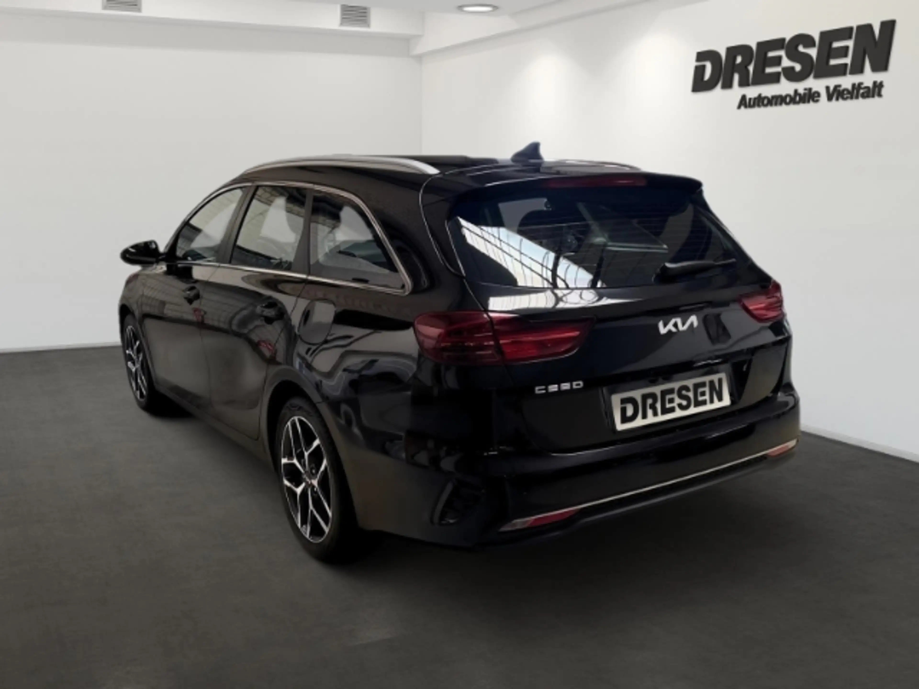 Kia Ceed SW / cee'd SW Sportswagon 1.5 T-GDI DCT Spirit Navi+Sitzheizung+ — photo 3