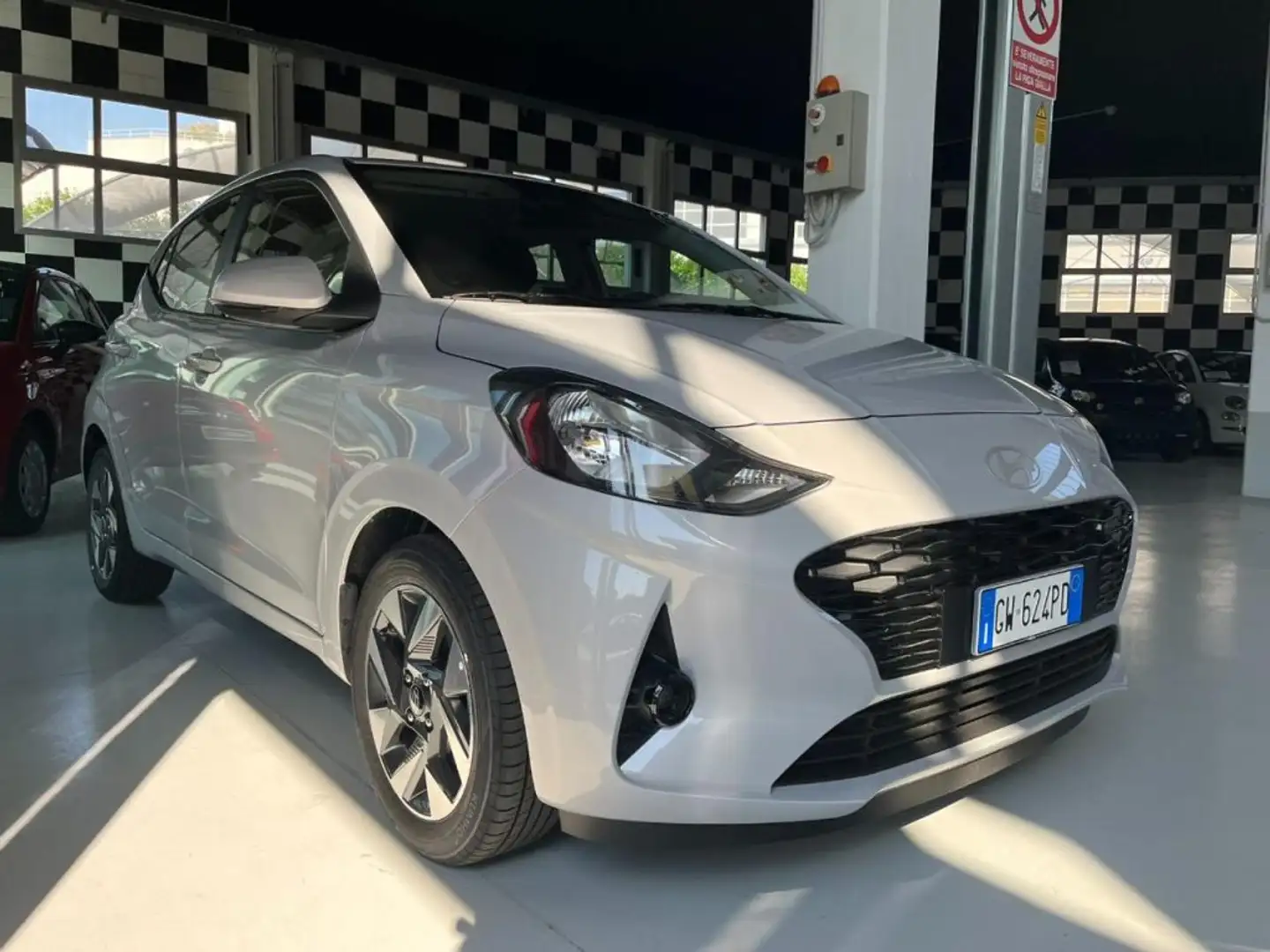 Hyundai i10 1.0 MPI Connectline km zero Grigio - 2