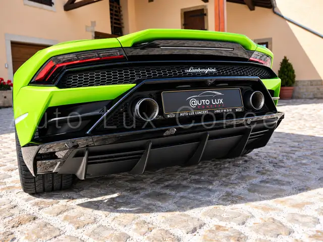 Lamborghini Huracan view 12