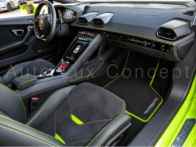 Lamborghini Huracan view 6