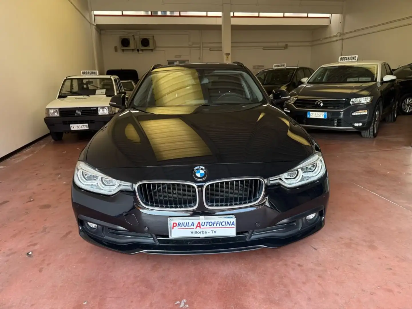 BMW 318 d Touring Business Advantage aut. Schwarz - 2