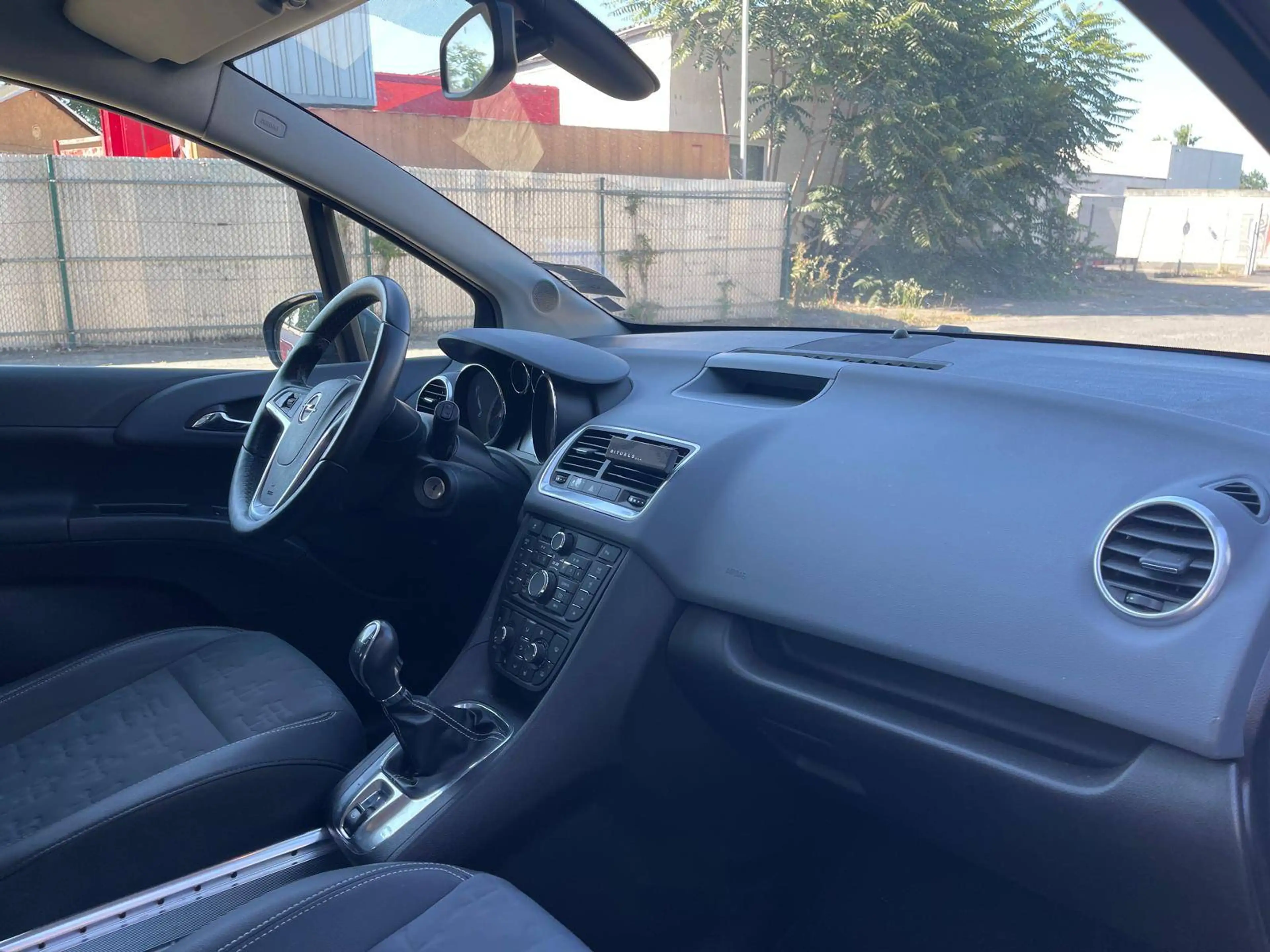 Opel Meriva Innovation im guten und gepflegten Zustand — photo 9
