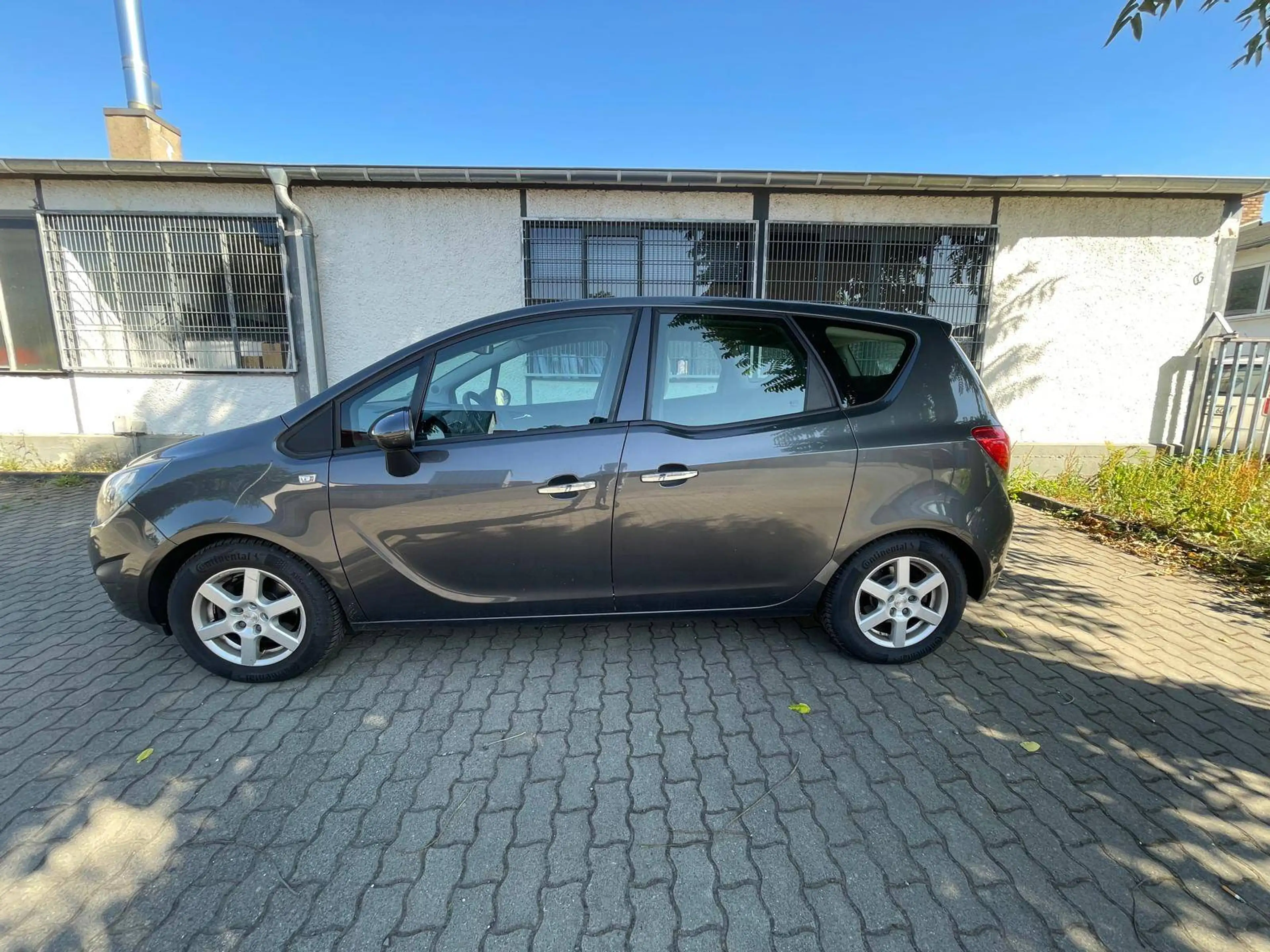 Opel Meriva Innovation im guten und gepflegten Zustand — photo 2
