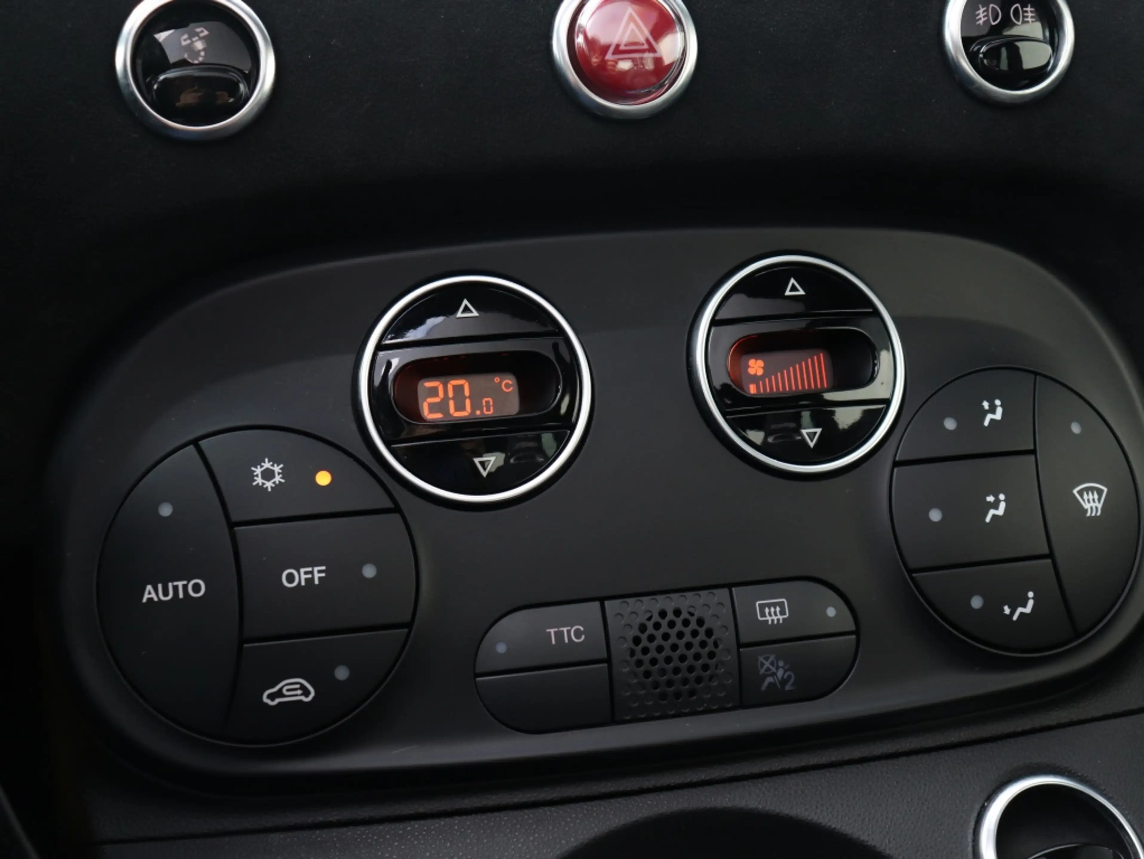 Abarth 595 Cabrio 1.4 T-Jet 165 PK Turismo | Leder | Carplay — photo 12