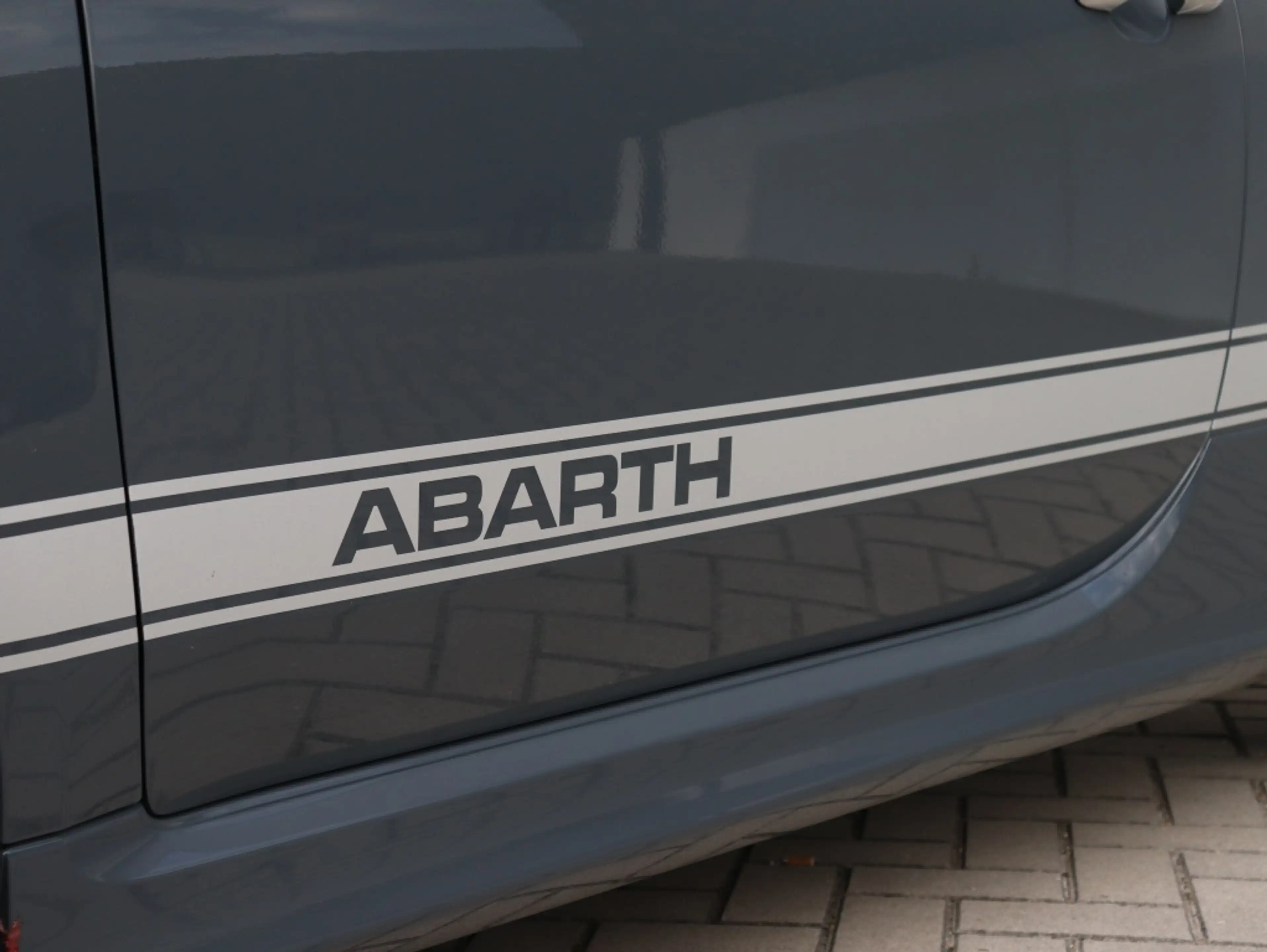Abarth 595 Cabrio 1.4 T-Jet 165 PK Turismo | Leder | Carplay — photo 6