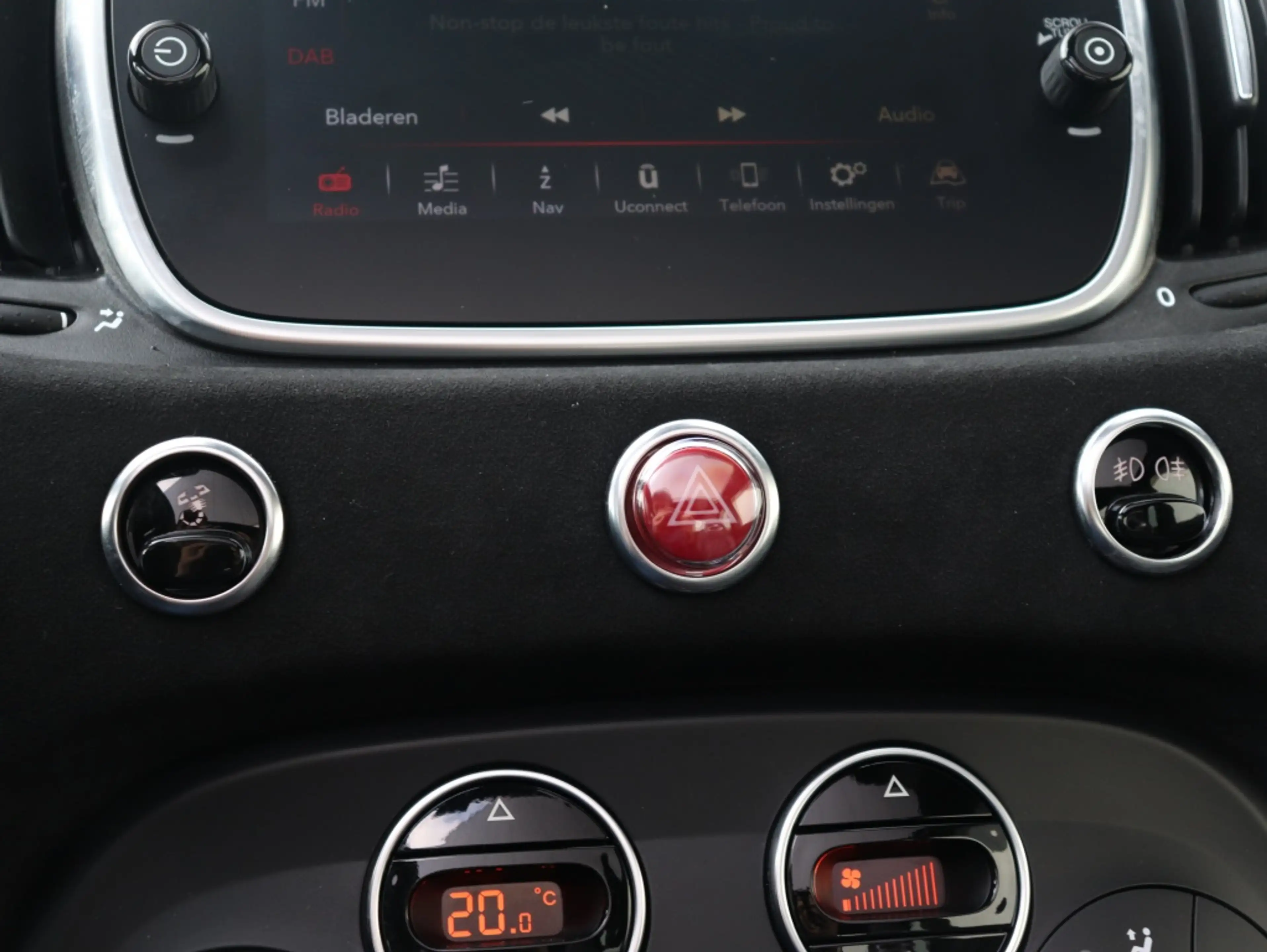 Abarth 595 Cabrio 1.4 T-Jet 165 PK Turismo | Leder | Carplay — photo 11