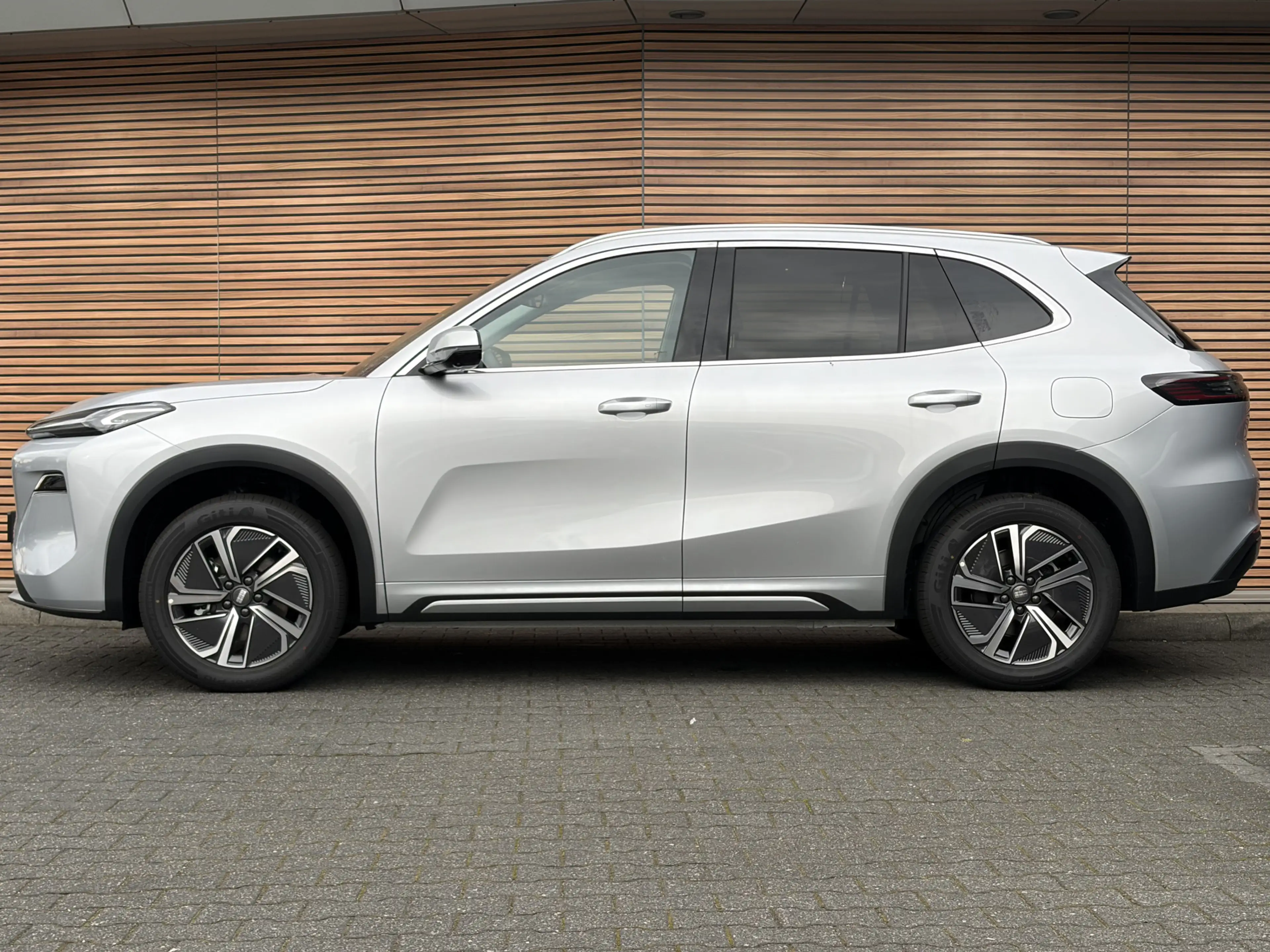 Geely Starray EM-i 1.5 Pro Direct rijden / Navigatie / 360 Camera — photo 5