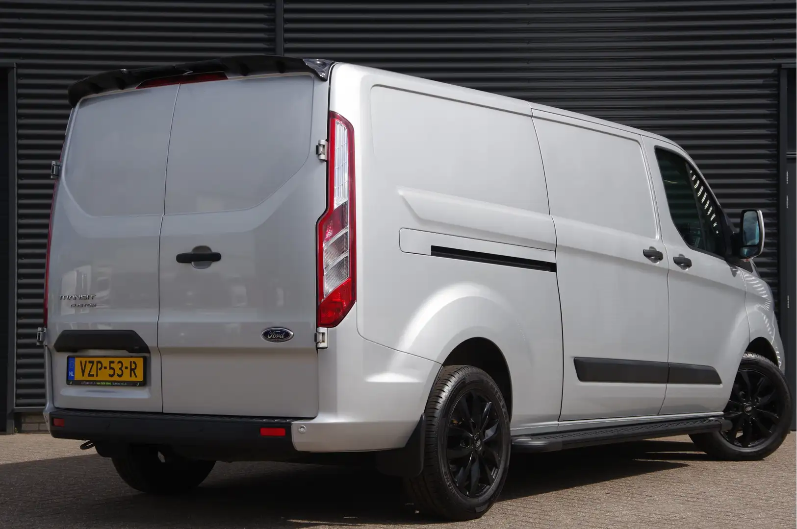 Ford Transit Custom 300 2.0 TDCI L2 130PK, CAMERA, CRUISE, AIRCO, STOE Grijs - 2