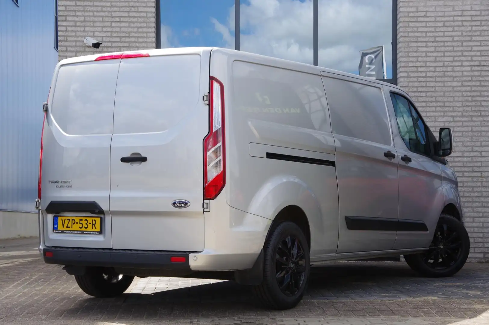 Ford Transit Custom 300 2.0 TDCI L2 130PK, CAMERA, CRUISE, AIRCO, STOE Gris - 2
