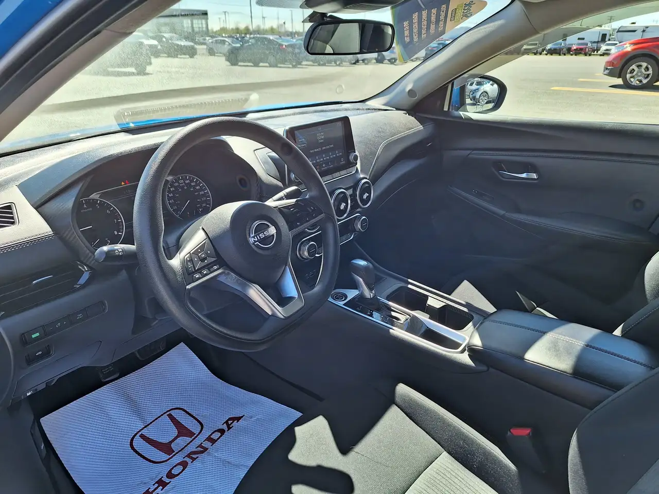 Nissan Sentra снимка Nissan Sentra