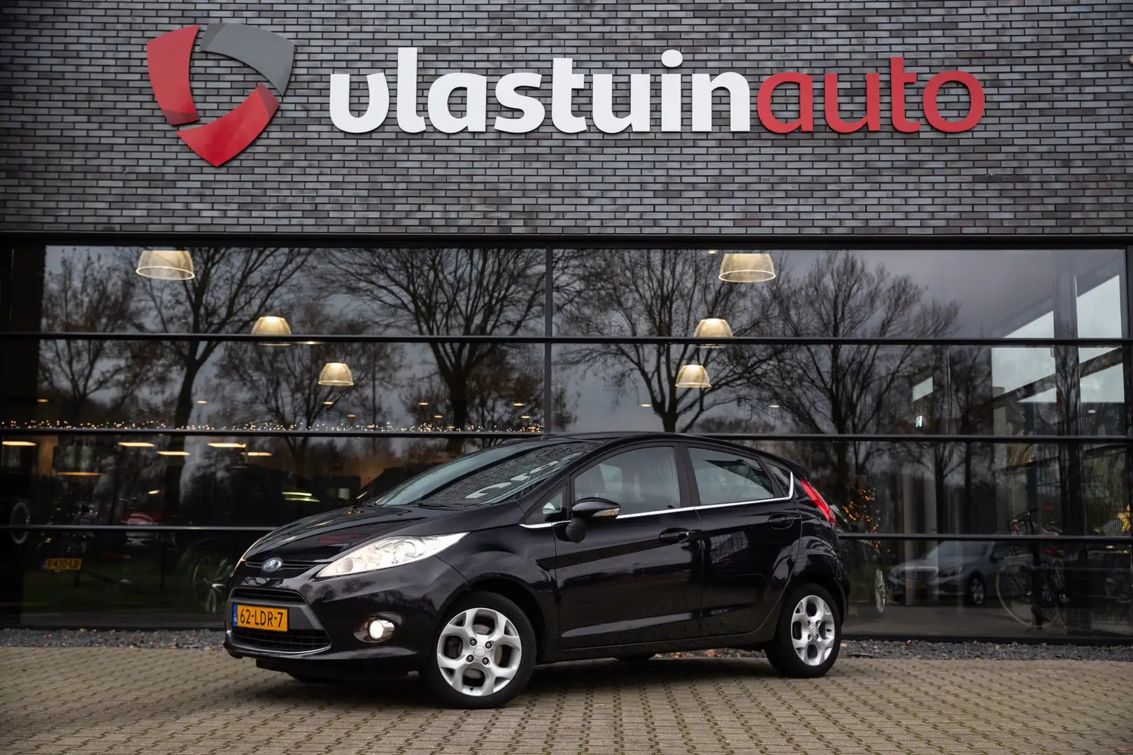 Ford Fiesta 1.25 Titanium Schwarz - 1