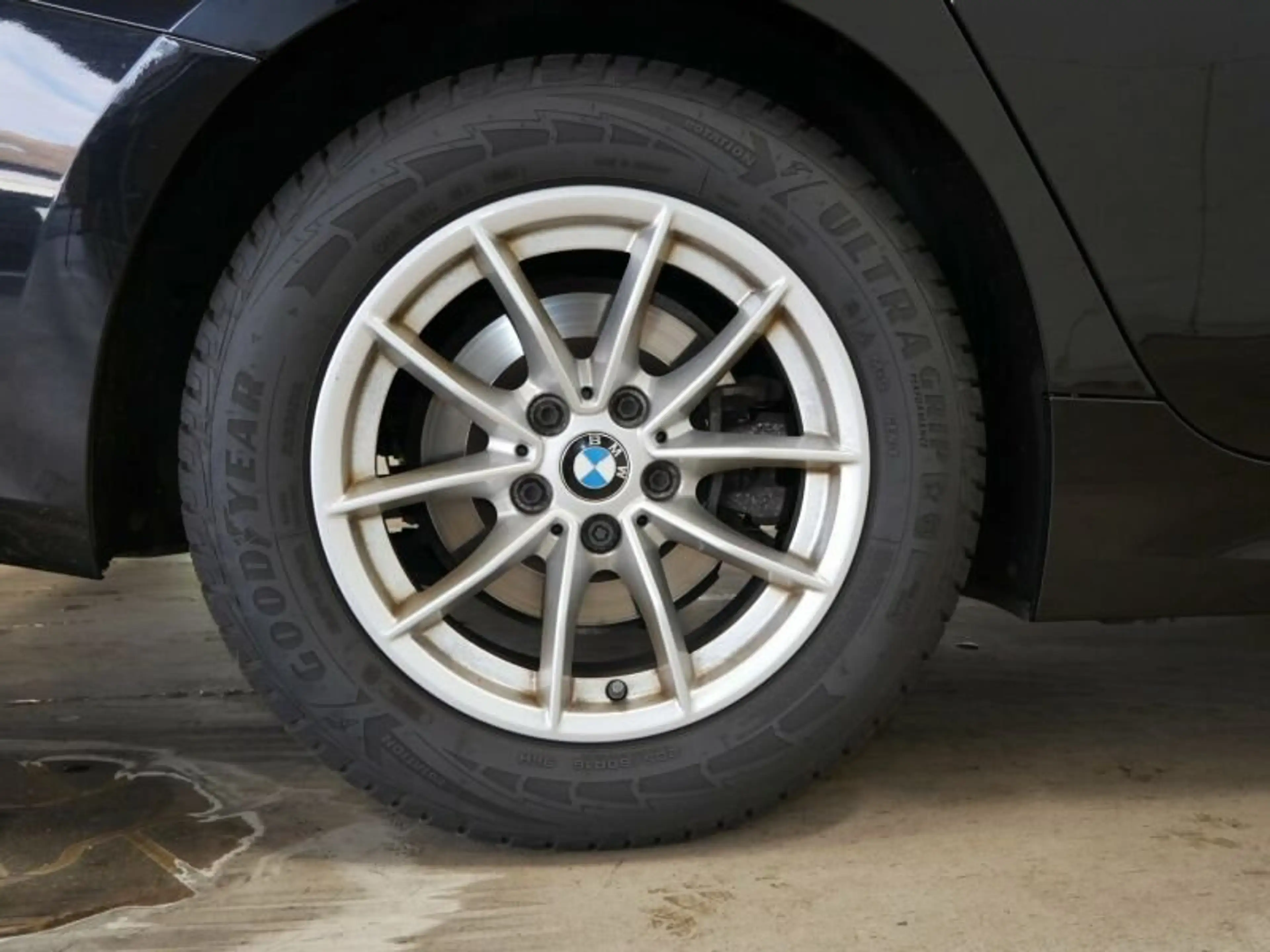 BMW 318 d T Advantage Standheizung LED LiveCockpit — photo 12