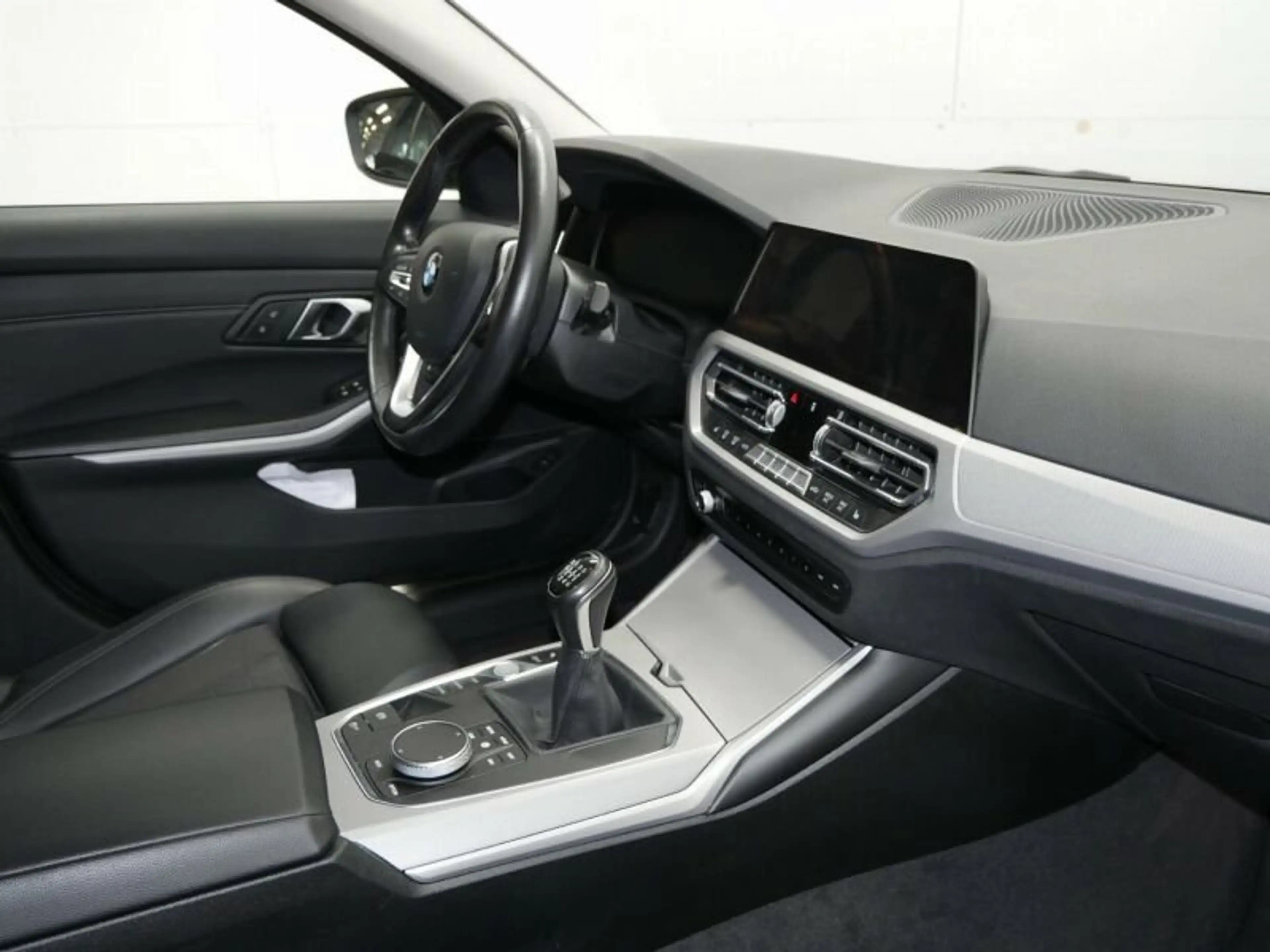 BMW 318 d T Advantage Standheizung LED LiveCockpit — photo 6