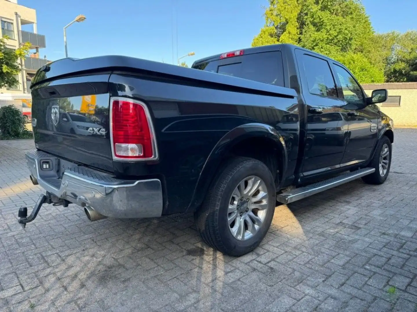 Dodge RAM 5.7 HEMI 4x4 Laramie LongHorn LPG 1 Hand Schwarz - 2