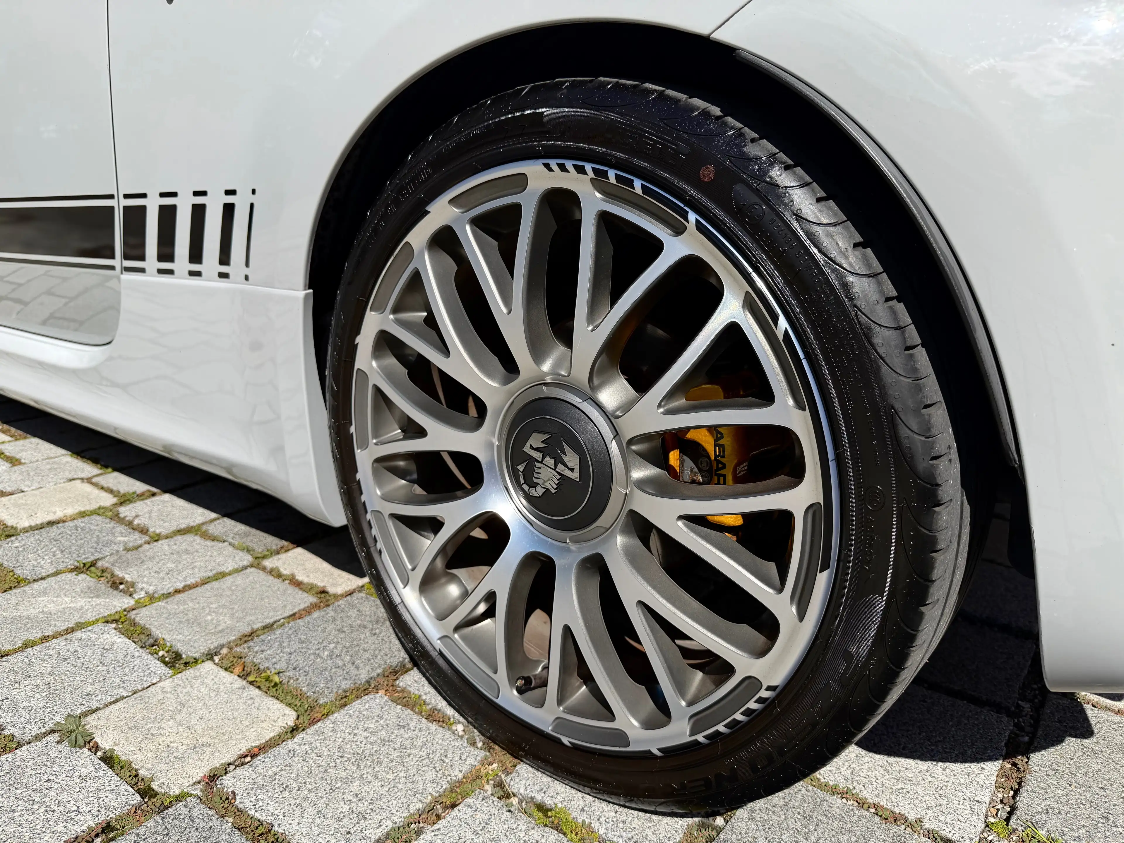 Abarth 500C 595 — photo 10