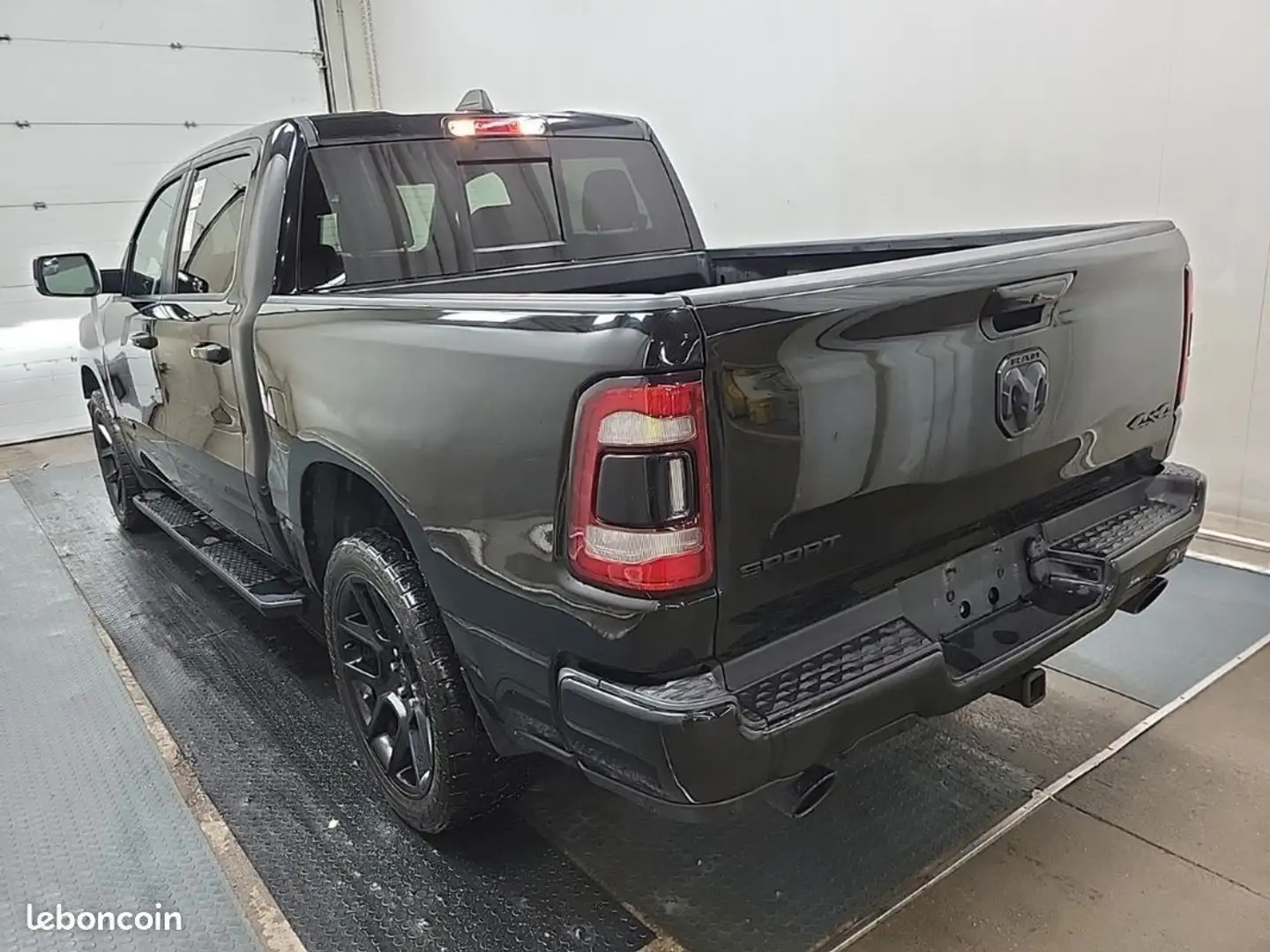 Dodge RAM sport Schwarz - 2