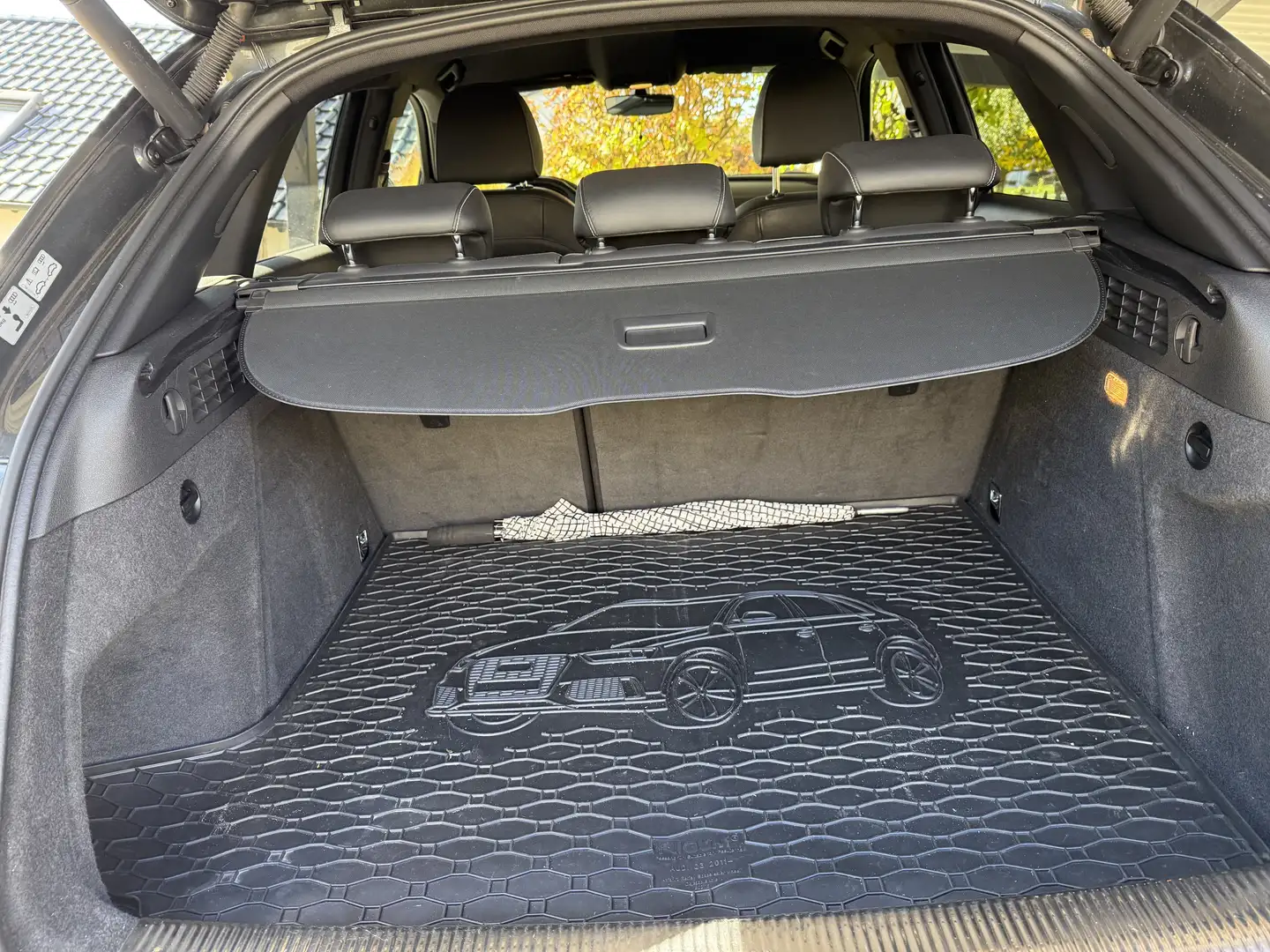 Audi Q3 sport Grau - 2