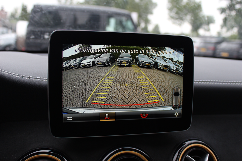 Mercedes-Benz GLA 250 4Matic WhiteArt / Panoramadak / Camera / Leder&Alc — photo 21