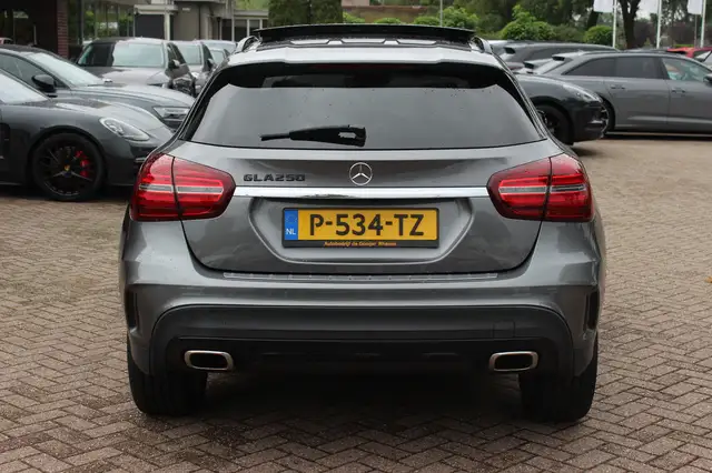 Mercedes-Benz Gla view 15