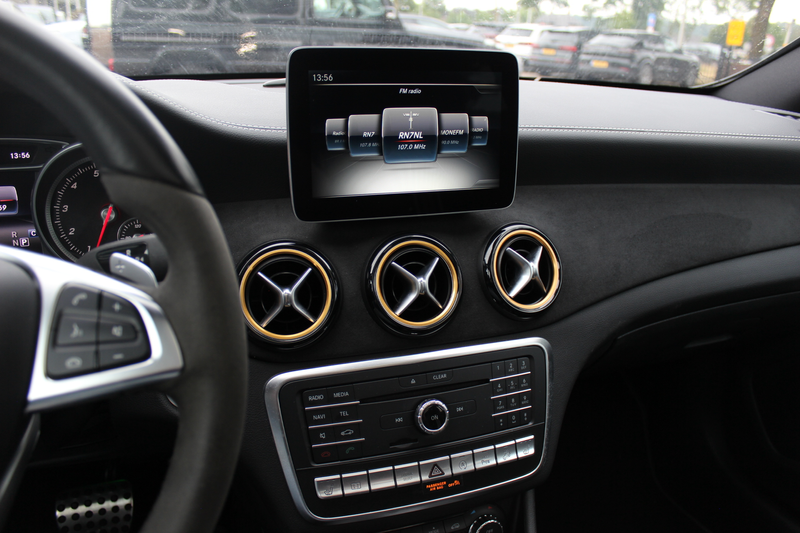 Mercedes-Benz GLA 250 4Matic WhiteArt / Panoramadak / Camera / Leder&Alc — photo 20