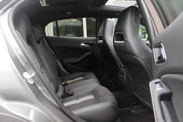 Mercedes-Benz Gla view 12