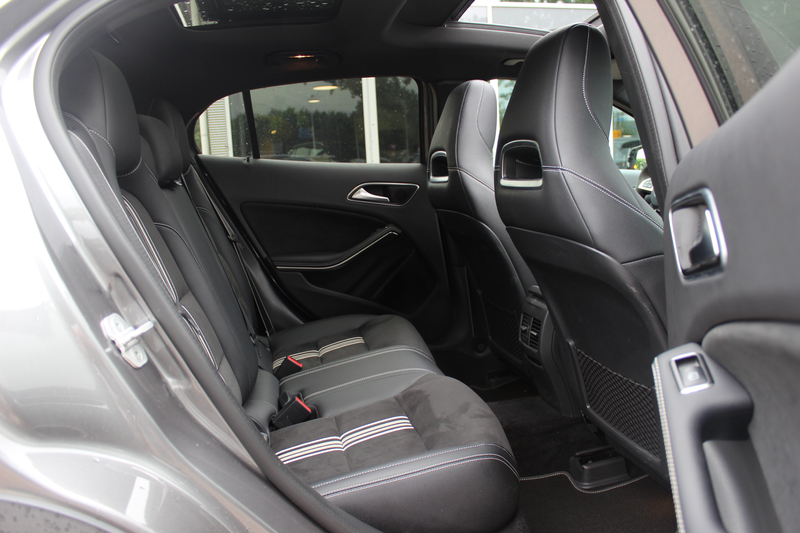 Mercedes-Benz GLA 250 4Matic WhiteArt / Panoramadak / Camera / Leder&Alc — photo 12