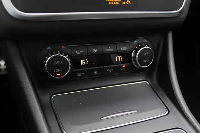 Mercedes-Benz Gla view 27
