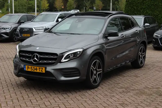 Mercedes-Benz Gla view 6